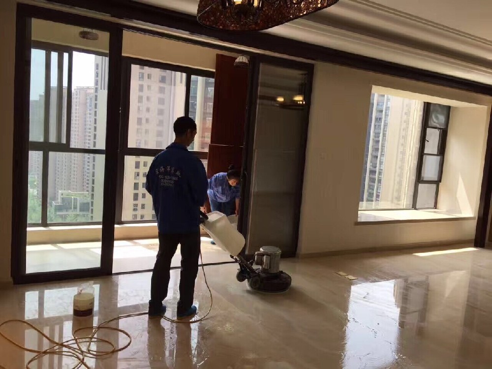 家庭開(kāi)荒保潔多少錢(qián)一平米