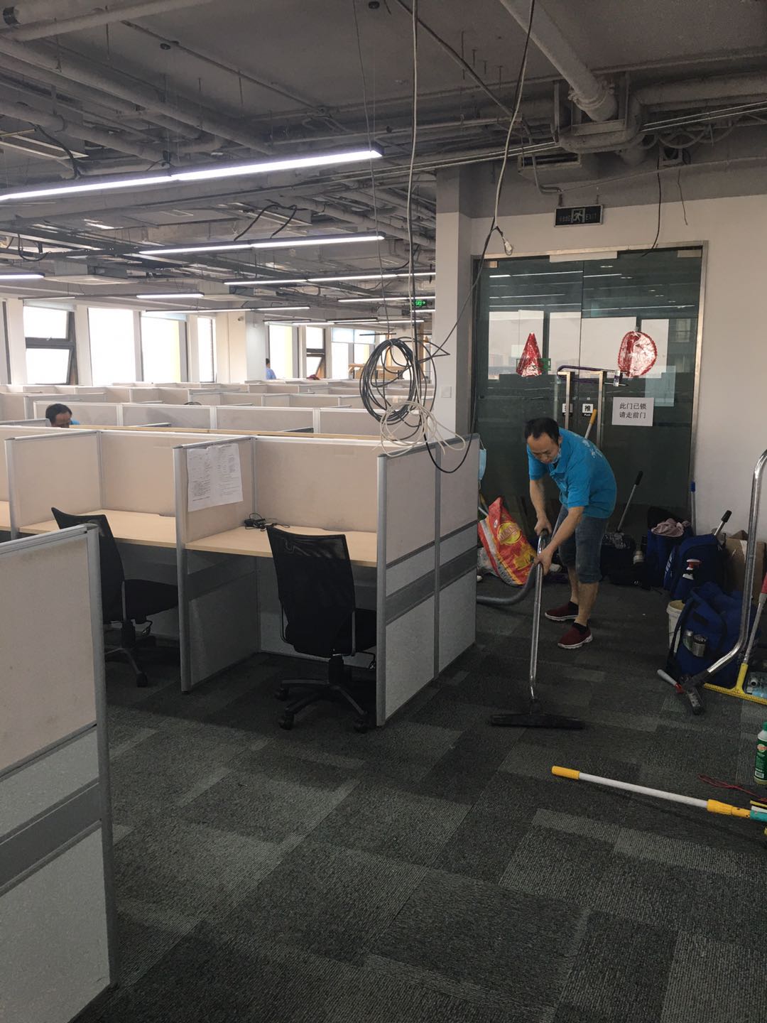 辦公室開(kāi)荒保潔