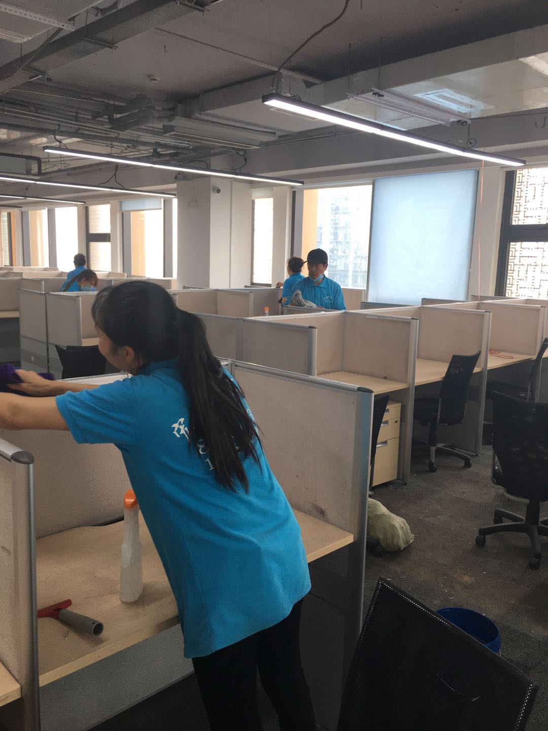 辦公室開(kāi)荒保潔