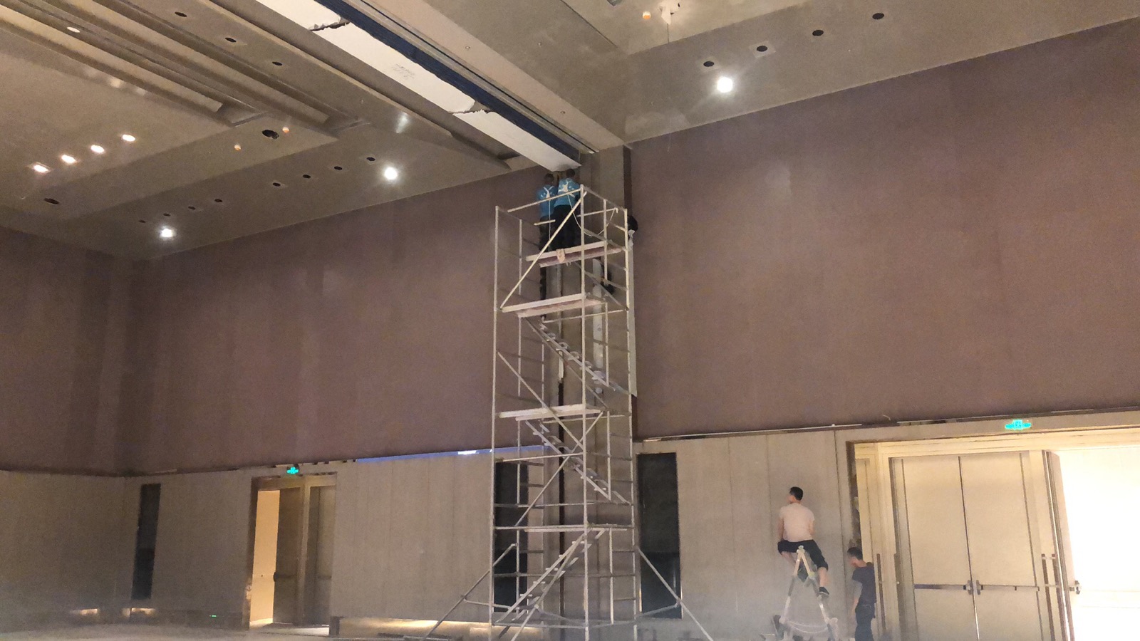 工程開(kāi)荒精保潔