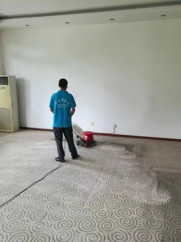 地上毛發(fā)，保潔公司教你怎么掃得干凈